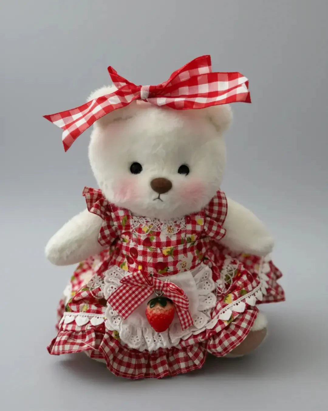 Ručně vyráběný prémiový medvídek s vyměnitelnými oblečky – FluffyCuddle