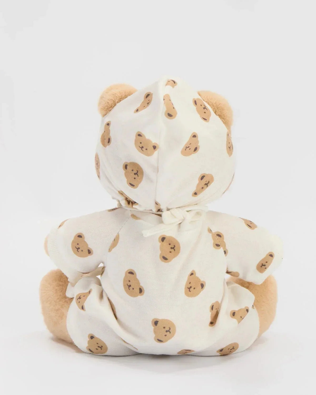 Ručně vyráběný prémiový medvídek s vyměnitelnými oblečky – FluffyCuddle
