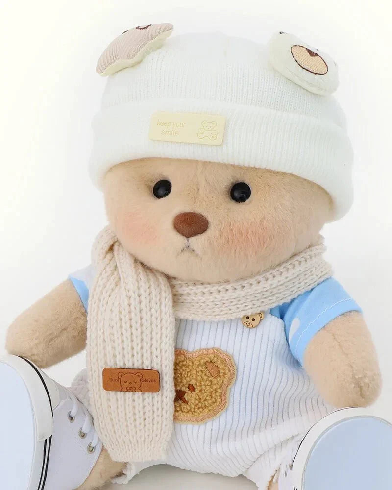Ručně vyráběný prémiový medvídek s vyměnitelnými oblečky – FluffyCuddle