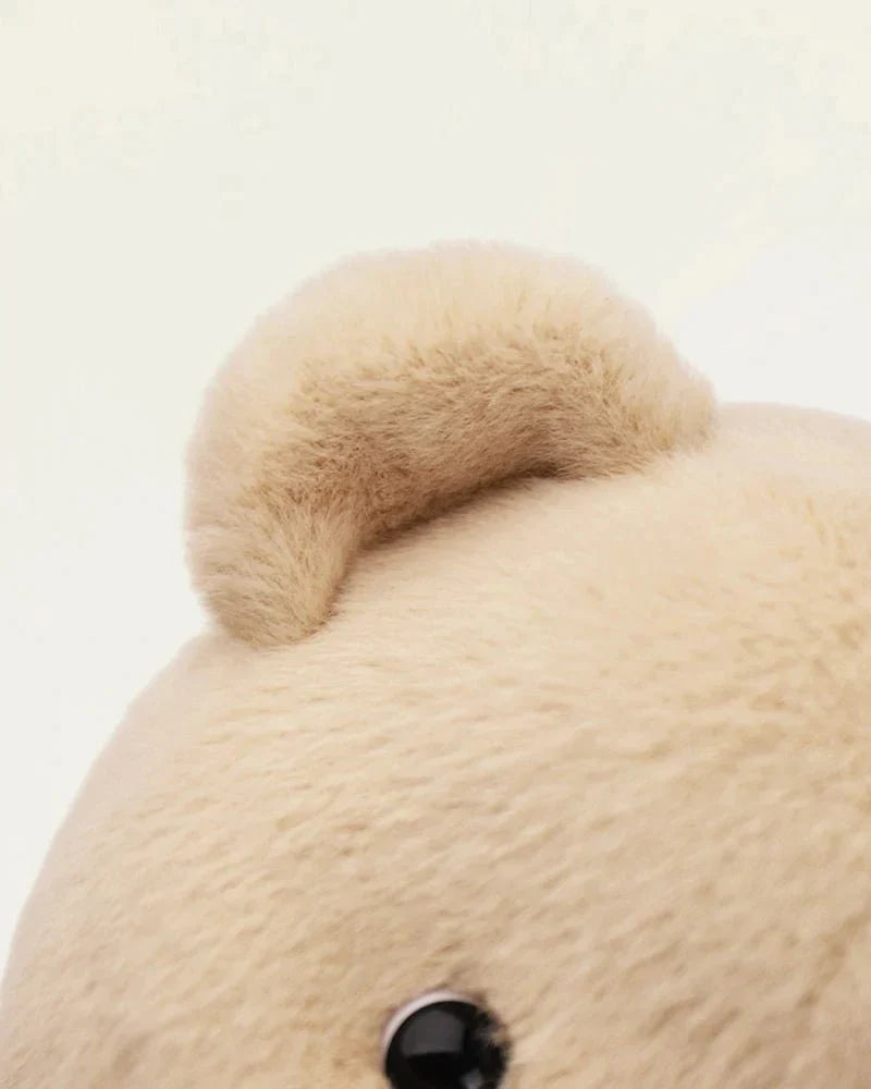 Ručně vyráběný prémiový medvídek s vyměnitelnými oblečky – FluffyCuddle
