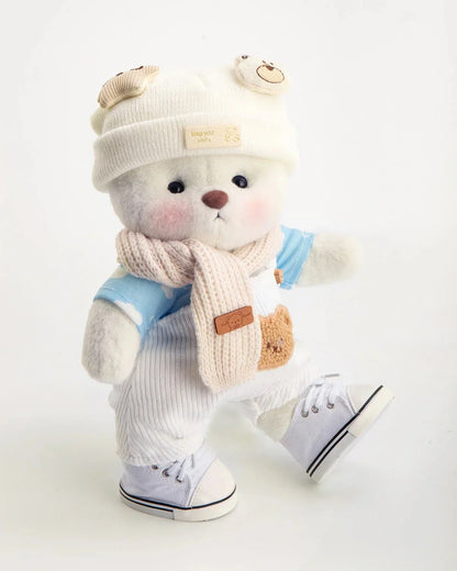 Ručně vyráběný prémiový medvídek s vyměnitelnými oblečky – FluffyCuddle