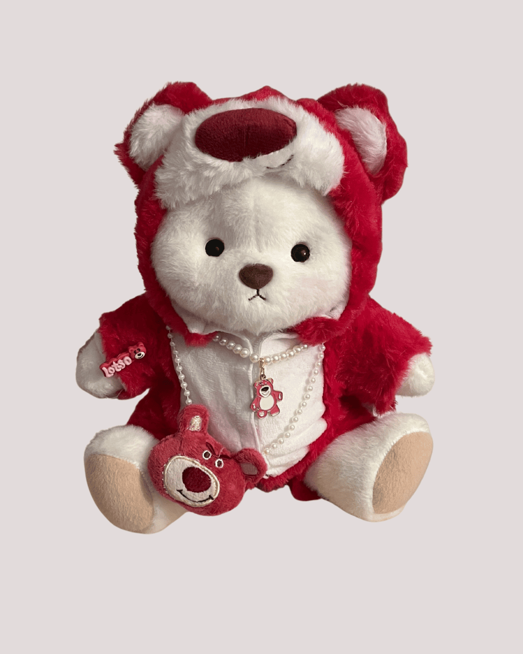 Ručně vyráběný prémiový medvídek s vyměnitelnými oblečky – FluffyCuddle