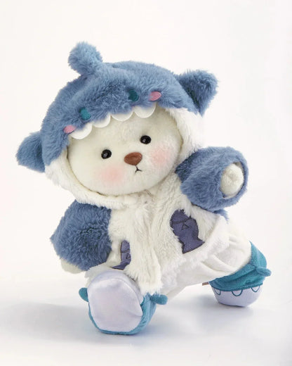 Ručně vyráběný prémiový medvídek s vyměnitelnými oblečky – FluffyCuddle