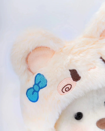 Ručně vyráběný prémiový medvídek s vyměnitelnými oblečky – FluffyCuddle