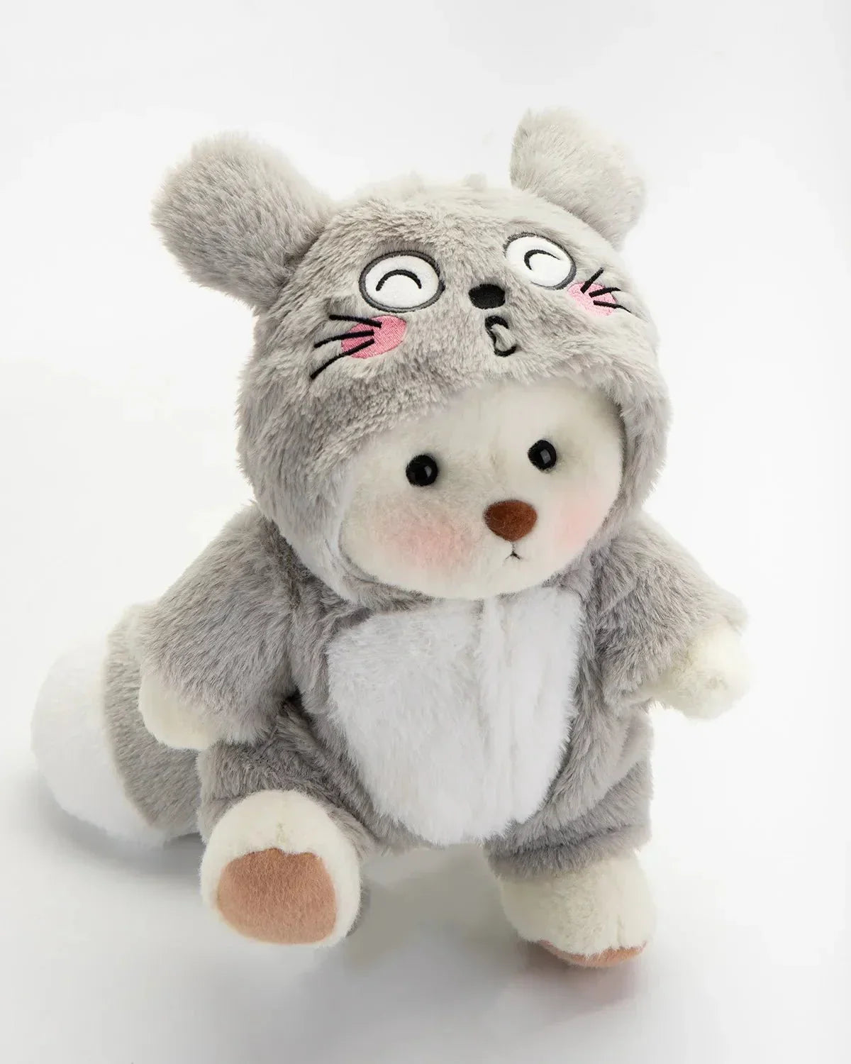 Ručně vyráběný prémiový medvídek s vyměnitelnými oblečky – FluffyCuddle