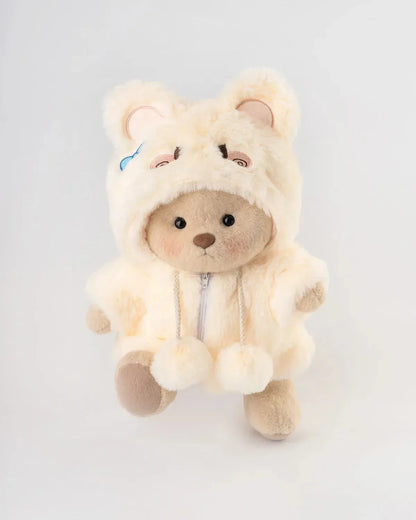 Ručně vyráběný prémiový medvídek s vyměnitelnými oblečky – FluffyCuddle