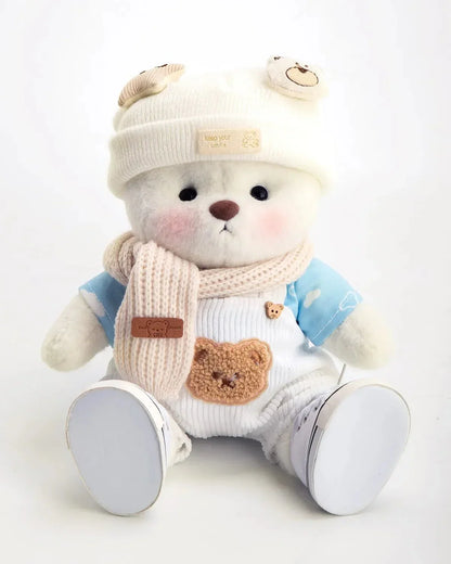 Ručně vyráběný prémiový medvídek s vyměnitelnými oblečky – FluffyCuddle