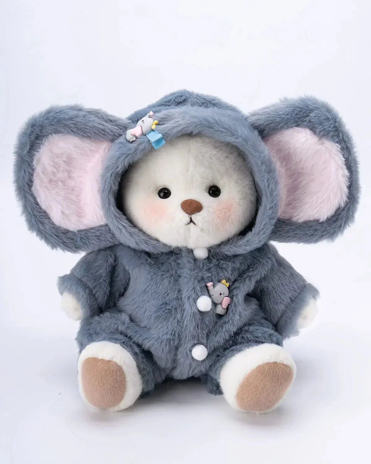 Ručně vyráběný prémiový medvídek s vyměnitelnými oblečky – FluffyCuddle