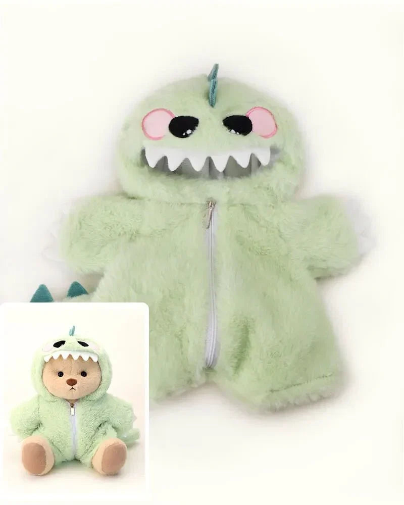 Ručně vyráběný prémiový medvídek s vyměnitelnými oblečky – FluffyCuddle