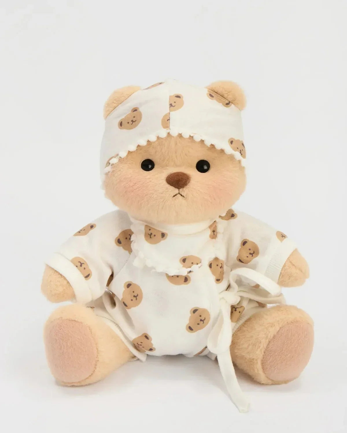 Ručně vyráběný prémiový medvídek s vyměnitelnými oblečky – FluffyCuddle