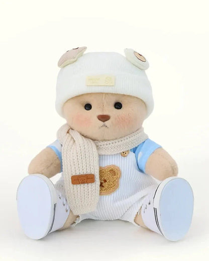 Ručně vyráběný prémiový medvídek s vyměnitelnými oblečky – FluffyCuddle